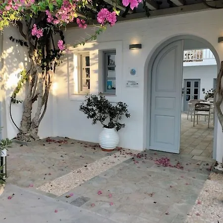 Despina's Mare Naousa (Paros)