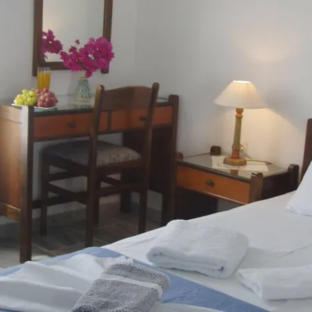 Despina's Mare Aparthotel Nausa