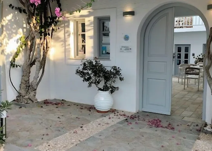 Despina's Mare Naousa (Paros)