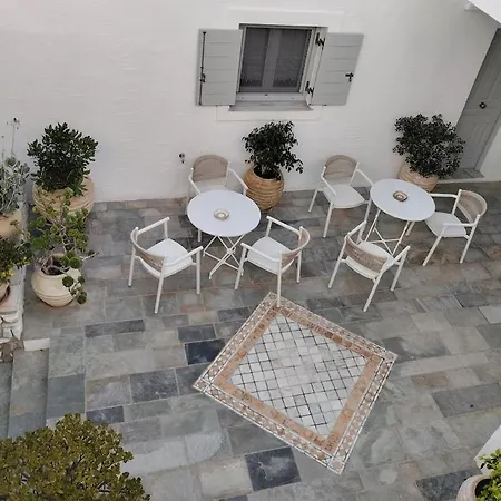 Despina's Mare Aparthotel Nausa