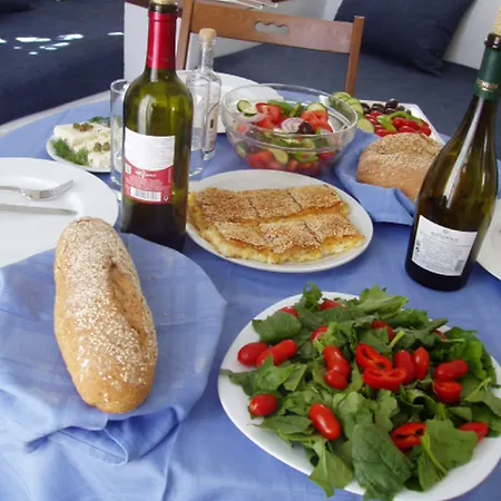 Despina's Mare Aparthotel Nausa