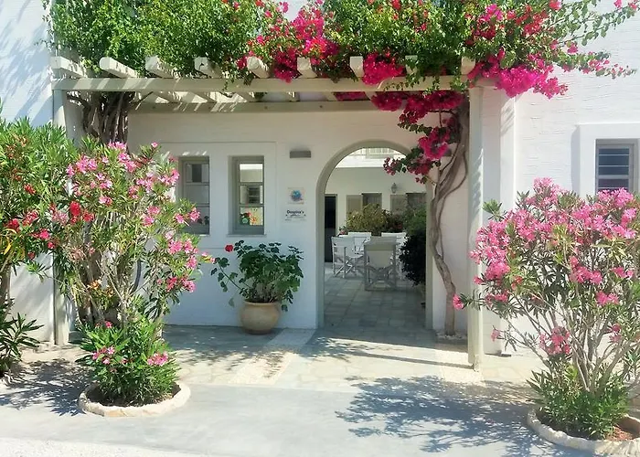 Ξενοδοχείο με διαμερίσματα Despina's Mare 4*